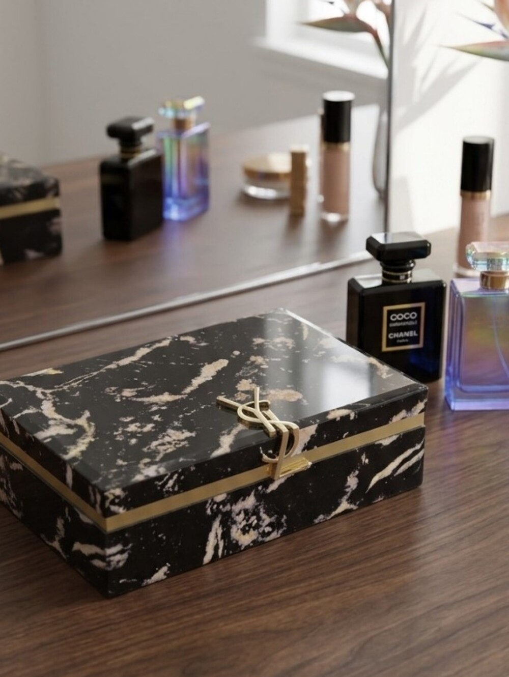 Lola Rose London Nikki Xx Marble Glass Jewelry Box W/YSL Plate